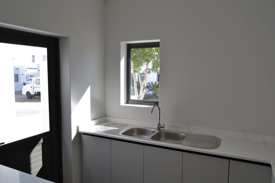 To Let 4 Bedroom Property for Rent in Croydon Gardens Estate Western Cape